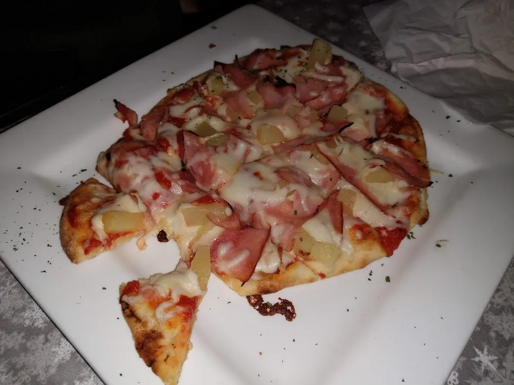 Hawaiian Flat Bread Lizzy T's Neubold McNaughton Lake Tomahawk WI Hwy 47